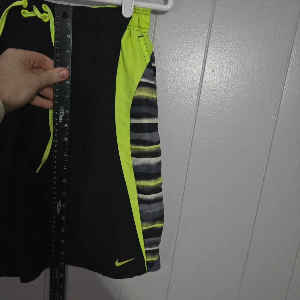 Nike Swim Trunks Mens Medium Black Neon Yellow Striped Board Shorts‎ Athletic